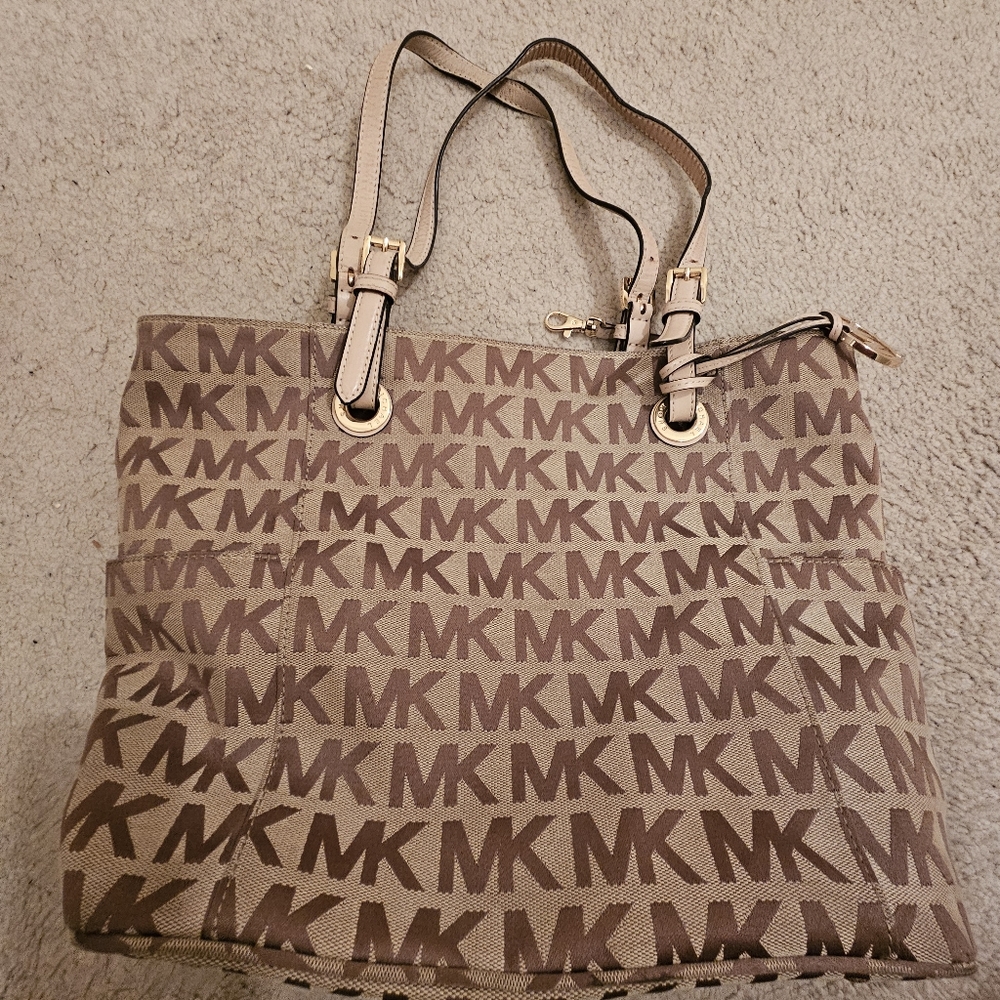 Michael Kors purse